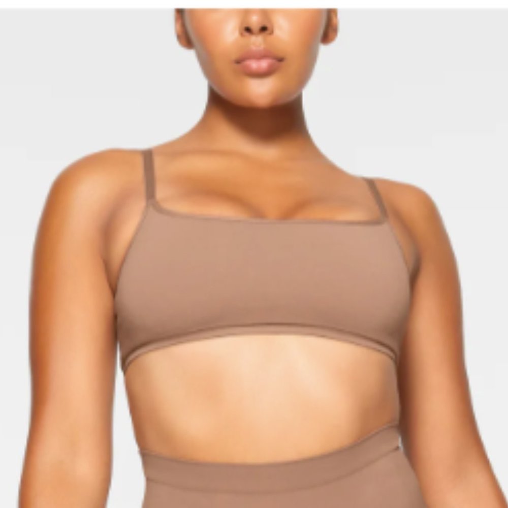 SKIMS 🌼 Seamless Buttery Soft ScoopNeck Bralette-NWT